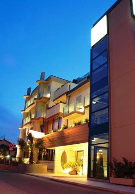 Hotel Capitol San Mauro Mare Екстер'єр фото