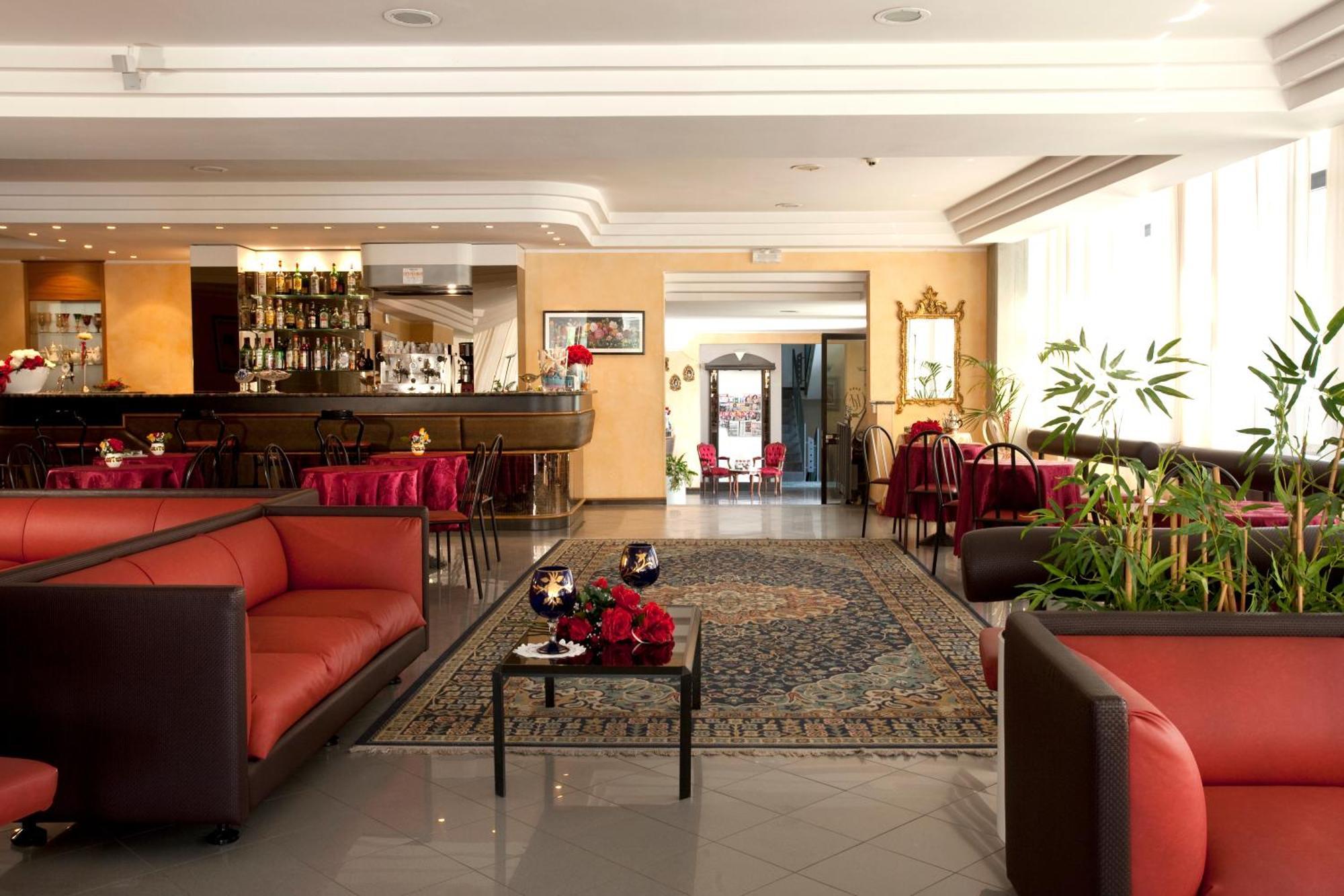 Hotel Capitol San Mauro Mare Екстер'єр фото