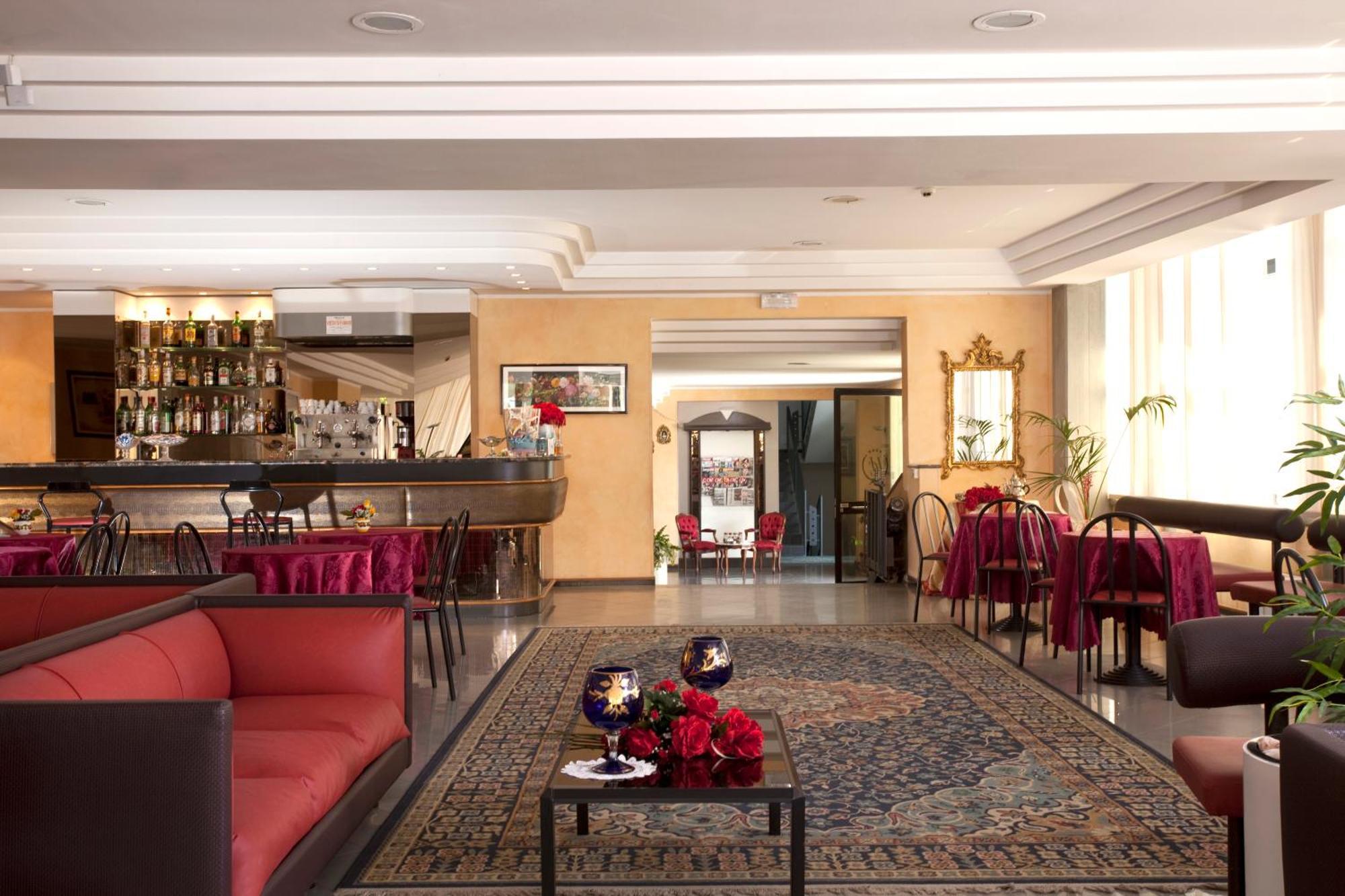 Hotel Capitol San Mauro Mare Екстер'єр фото