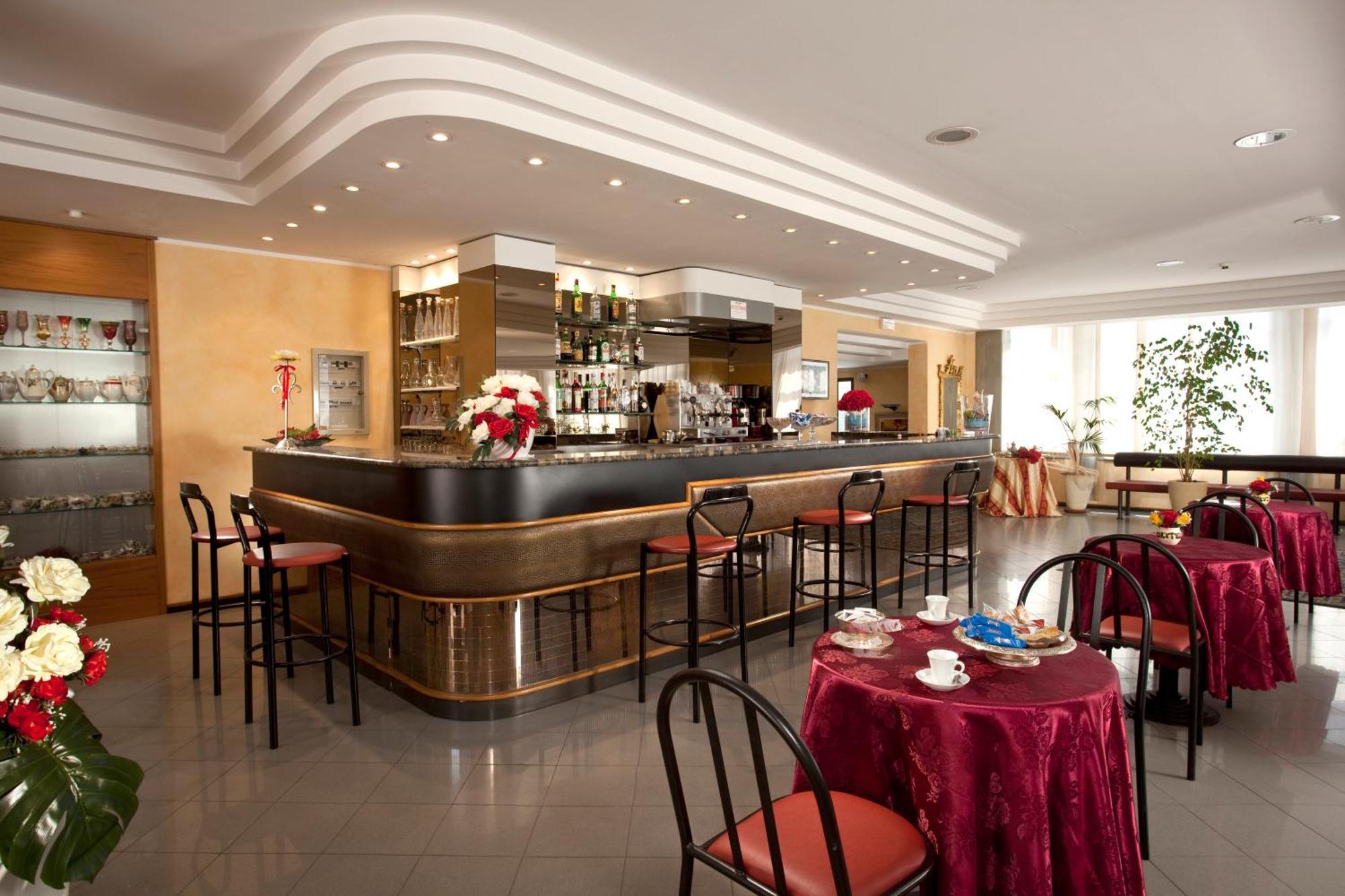Hotel Capitol San Mauro Mare Екстер'єр фото